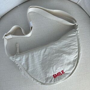 NWOT “Smile” Round Mini Shoulder Bag with Water-Repellent Material | UNIQLO